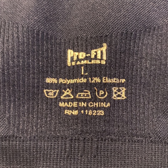Pro-fit seamless navy blue athletic bra size Large. Vented in the back. - Picture 3 of 4